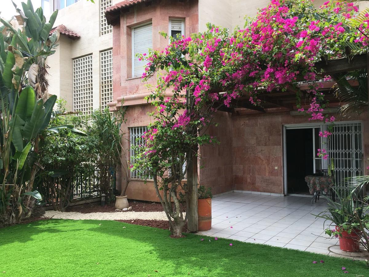 Pool & Garden Aparthotel Rehovot Ngoại thất bức ảnh